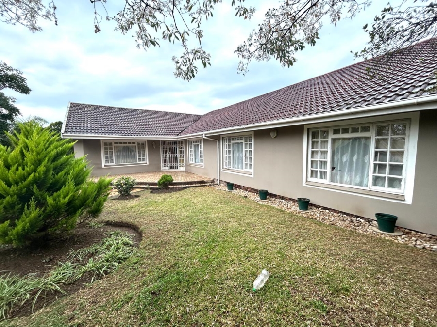 5 Bedroom Property for Sale in Beacon Bay Eastern Cape